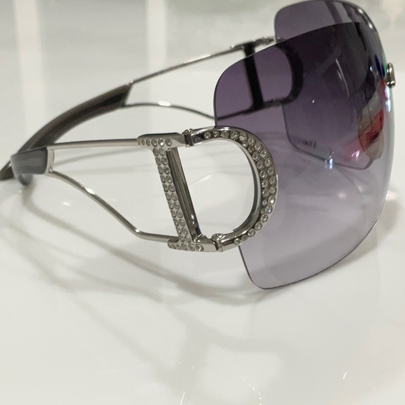 Christian Dior Diorly Sunglasses - Picture 4 of 8